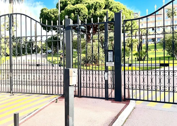Studiocalifornia-parking-plages 15 Min Walk Daire Cannes